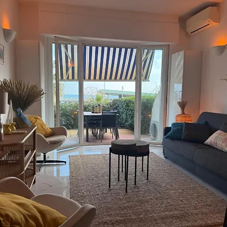 Large Luxury With Garden View Over The Ocean דירה *