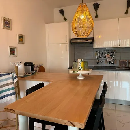 Large Luxury With Garden View Over The Ocean Apartamento *