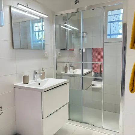 Large Luxury With Garden View Over The Ocean * Антиб