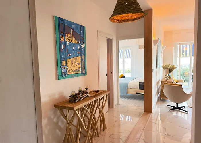 Large Luxury With Garden View Over The Ocean *