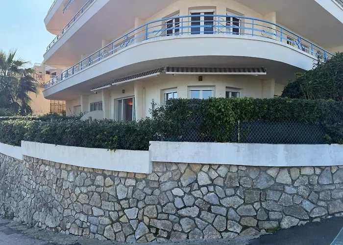 Large Luxury With Garden View Over The Ocean *