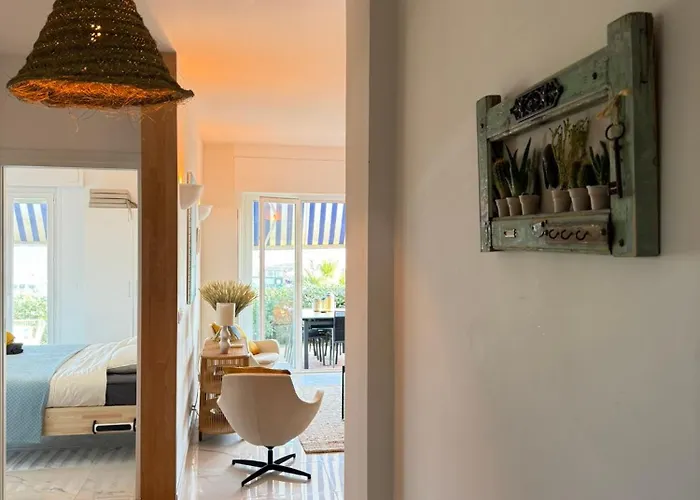 Appartement Large Luxury With Garden View Over The Ocean Antibes