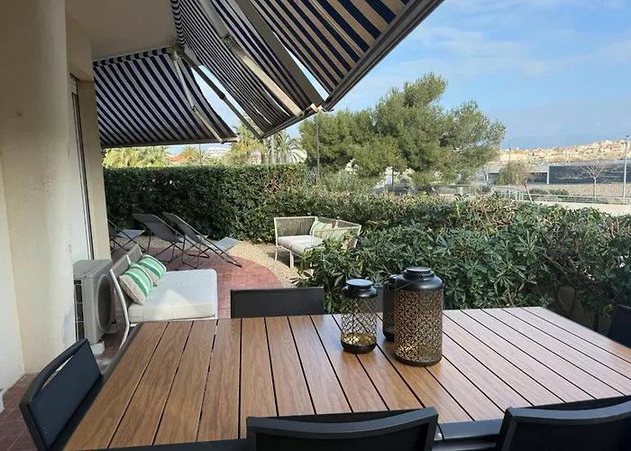 Large Luxury With Garden View Over The Ocean Appartement